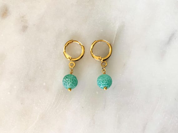Green Crackle Agate Huggie Hoop Earrings – Natural Gemstone Bead Dangles – Gold or Silver Round Leverback Earrings