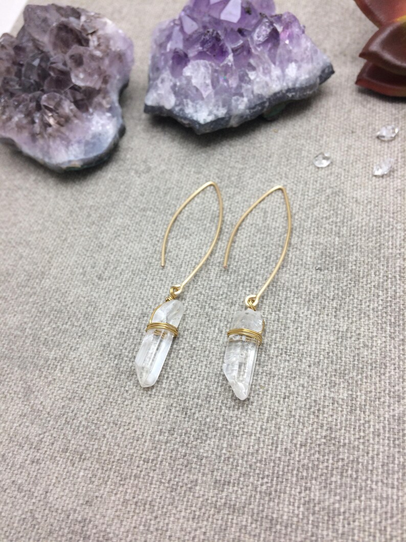 Quartz Crystal Arc Earrings, Raw Quarts Wire Wrapped Hoop Earrings Raw Quartz Point Earrings Rustic Clear Raw Quartz Crystal Point zdjęcie 4