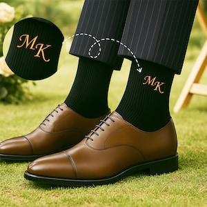Personalisierte Groomsmen Socken, Individuell gestickte Socken, Hochzeit Groomsmen Geschenk, personalisierte Monogramm Herrensocken,Bräutigam Socken