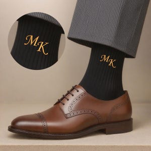 Groomsmen Socken Personalisierte Hochzeit Groomsmen Geschenk, individuell gestickte Socken, personalisierte Monogramm Herrensocken, Bräutigam Socken