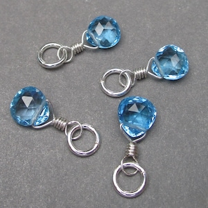 Petit pendentif de collier de pierre gemme de topaze bleue suisse, breloque de collier de bracelet de pierre de naissance de mars, cadeau pour elle de moins de 15 ans