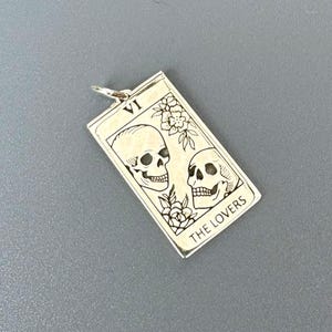 Sterlingzilver The Lovers Tarotkaart bedel ketting, Halloween-hanger, schedelsieraden, Day of The Dead-bedel, talismanbedel