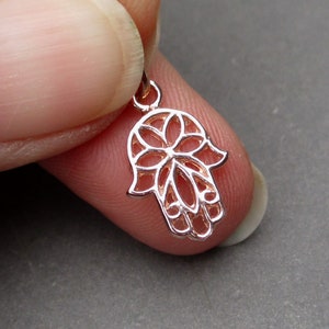 Rose Gold Hamsa Hand Charm, verstellbarer Armreif Armband Charm, Hand der Fatima Halsketten Anhänger, Heilung und Schutz Charm