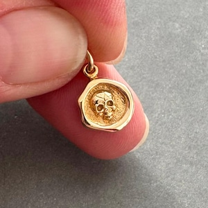 Gold Wax Seal Style Skull Charm for Necklaces, Earrings and Bracelets, Halloween Talisman Pendant, Skull Jewelry, Day of The Dead Charm