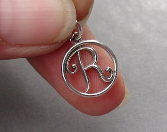Colgante con inicial de plata de ley para pulseras y collares, joyería personalizada.