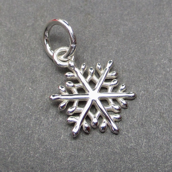 Medium Sterling Silver Snowflake Necklace Charm, Snow Charm, Bracelet Charm, Snowflake Necklace Pendant, Winter Ski Charm
