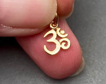 Ohm Tiny Gold Necklace Charm, Meditation Charm, Bangle Bracelet Charm, Yoga Charm, Necklace Pendant, Yoga Jewelry, Earring Charm