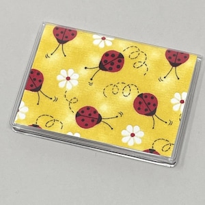 Mini billetera con tarjetero Mariquitas