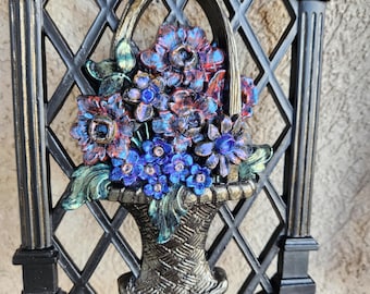 Gothic Colorshift Floral Wall Plaques: Vintage Homco Syroco Pair