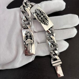Pulseira de prata esterlina, pulseira de prata masculina, pulseira de cruz, joias góticas, pulseira feita à mão, joias de prata ousadas, pulseira de punhal