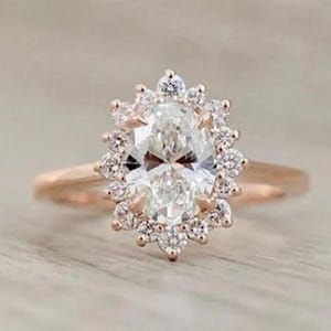 Anillo de compromiso de moissanita con halo de racimo y corte ovalado, anillo de bodas con diamantes ovalados de 2,5 quilates, anillo solitario de oro macizo de 14 quilates, regalo de aniversario para ella.