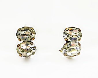 Piccoli orecchini a clip in stile edoardiano degli anni '10, delicati orecchini a clip con strass di cristallo e retro in lamina trasparente, piccoli orecchini non forati