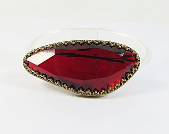 1940s - 1950s Ruby Red Asymmetric Faceted Glass Bohemian Czech Vintage Brooch Pin with Pretty Gallery Goldtone Setting
