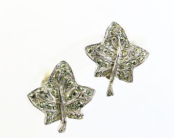Orecchini a clip anni '60, design vintage con foglia d'edera e marcasite, color argento, non forati