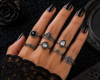 Conjunto de 11 anillos apilables de cristal de ónix negro, estilo gótico.