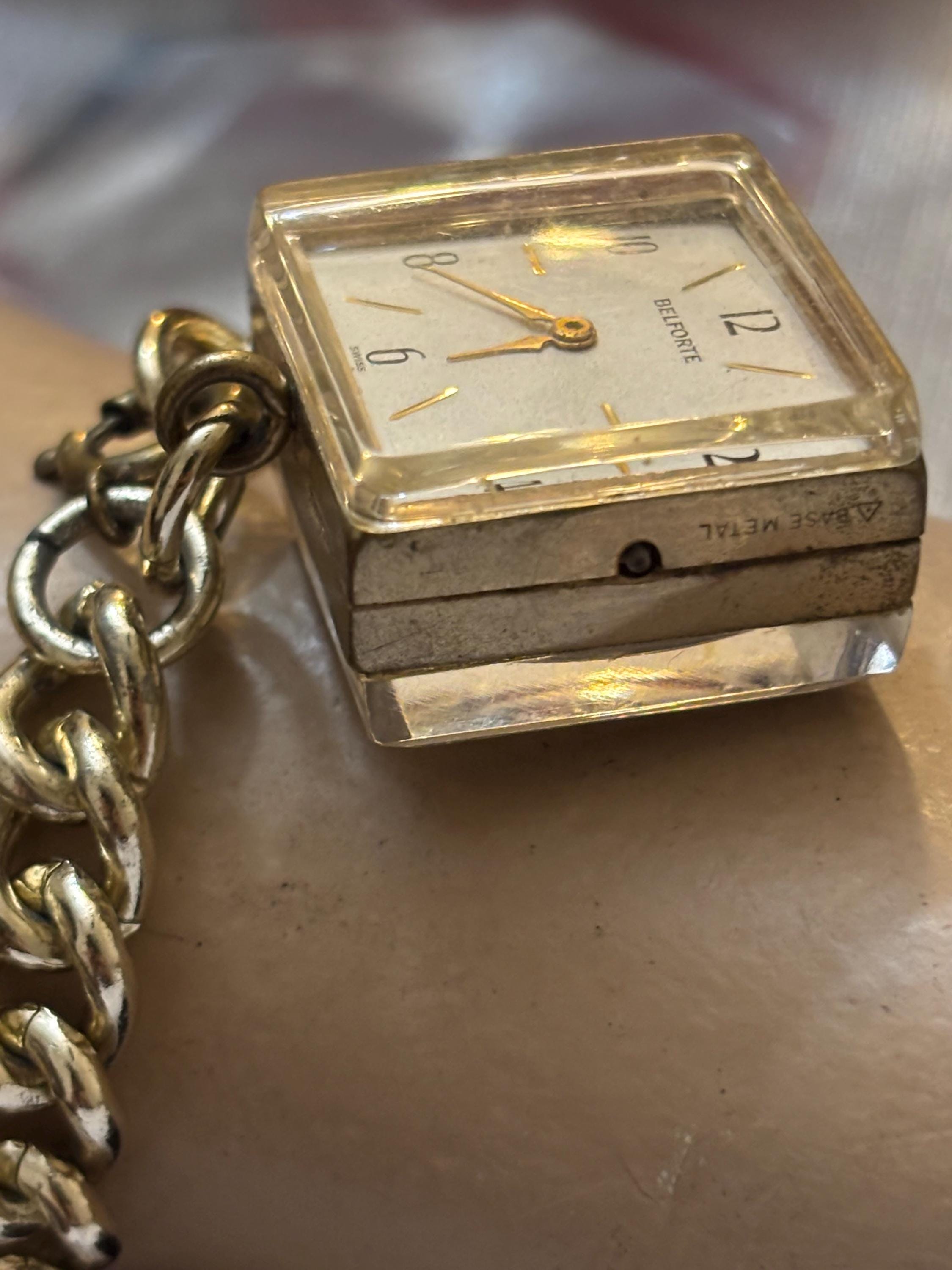 Montre-pendentif Vintage Belair 17 Rubis - Mécanique à Remontage - Fonctionne