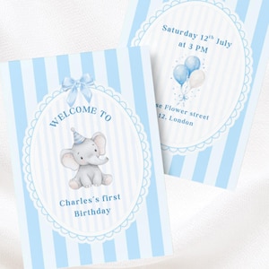 Peut inclure: Deux cartes d'invitation d'anniversaire rectangulaires à rayures verticales bleu clair et blanc. Les cartes présentent un cadre ovale festonné, un nœud bleu, un éléphant de dessin animé avec un chapeau de fête et le texte Welcome to Charles's first Birthday.
