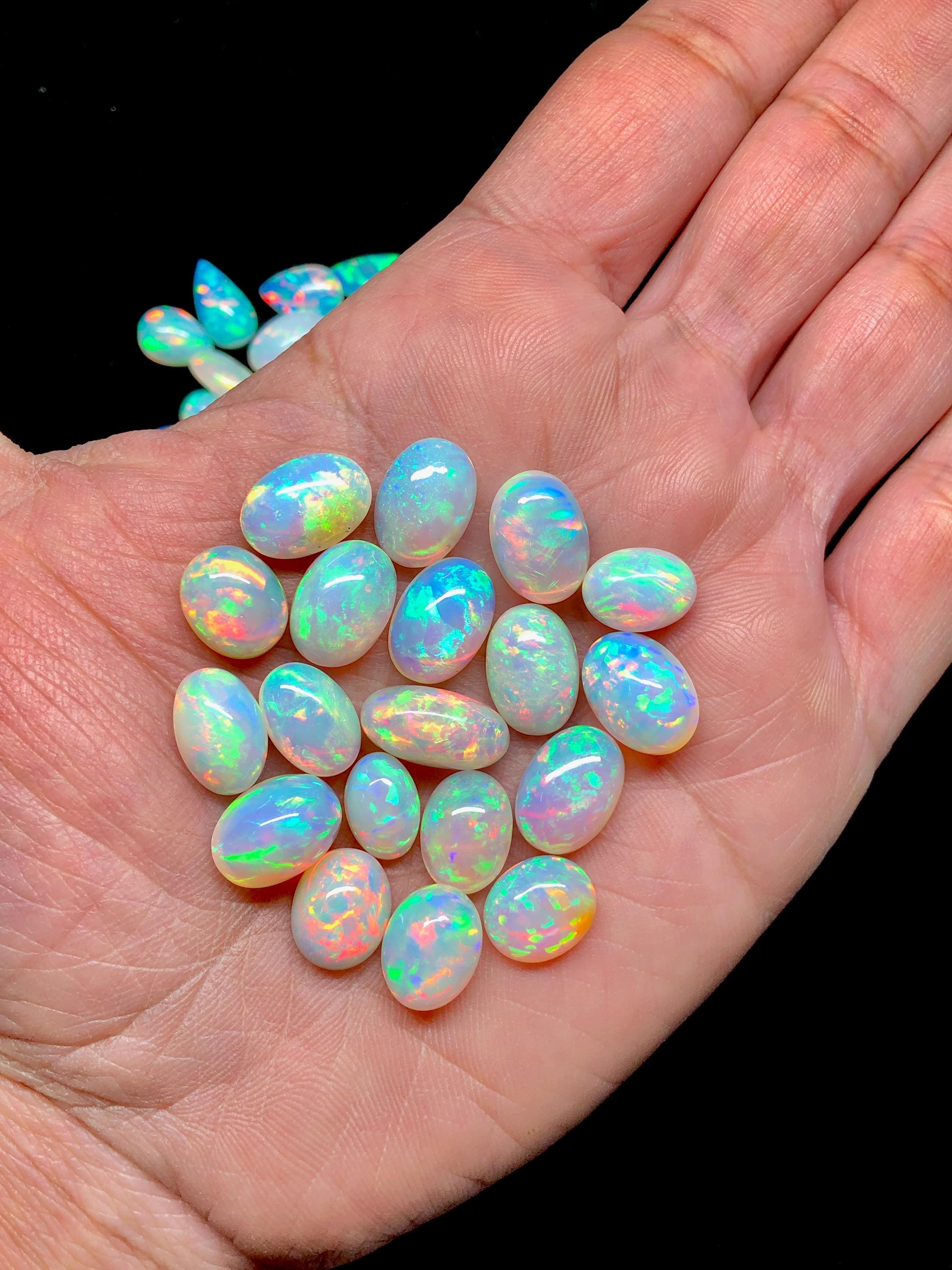 7x5mm Très jolie Opale naturelle d'Ethiopie cabochon ovale - Gemmes 7x5mm Très jolie Opale naturelle d'Ethiopie cabochon ovale - Gemmes