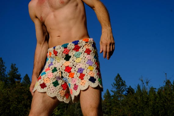 Crochet Shorts Multicolor Xs on White with Scalloped Edge M