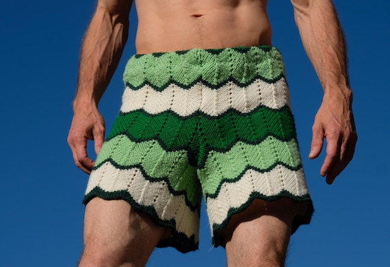 Knit Shorts Green White ZigZag Stripes M