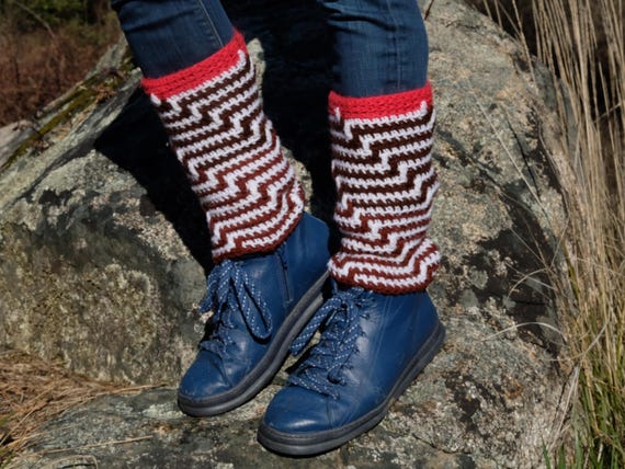 Crochet Leg Warmers OpArt Stripes with Red M