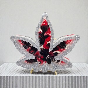 Marijuana Leaf Ashtray Resin Tray | Handmade Weed Ashtray | Cannabis Decor Gift | 420 Smoking Accessory | Pot Leaf Tray for Smokers