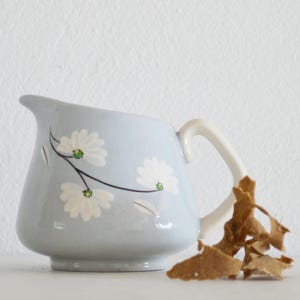 Small Vintage milk Jug, Daisytime Teaware, Hand Painted Little Jug, Farmhouse Jug, English China, Tiny Jugs, Floral Jugs, Cream Jugs, Sauce