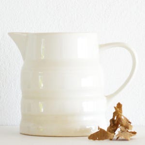 Vintage White Banded/Ribbed Jug Melba England Cottage Shabby Chic Jug, Vintage Pitcher, White Kitchenware, White Decor, White homeware