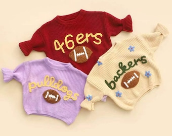 Handgestrickter Baby-Fußballpullover, personalisierter Baby-Pullover mit Fußball, benutzerdefinierter Kleinkind-Pullover, gestickter Name-Baby-Pullover, Spieltag-Outfit