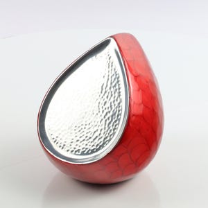 Gehämmerte Teardrop Urne: Pearl Finish Aluminium Statue