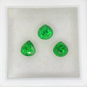 Natural Tsavorite Green Garnet Faceted Heart Shape for ring and jewelry 1.70 Carats 5mm