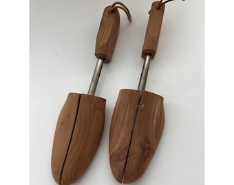 Hormas de zapatos vintage Rochester Shoe Tree Co. para hombre, talla L-5/16, color cedro.