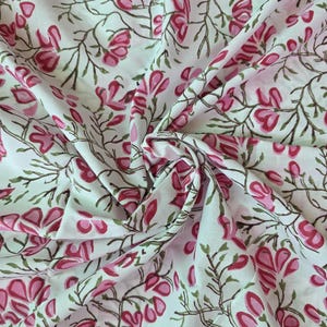 Rosa Blumen-Block-Print-Baumwoll-Stoff für Frauen Kleidung casual Mädchen Kleid, Vorhänge Kissen Wohnkultur Stoff Masse Lager Baumwoll-Roben Stoff