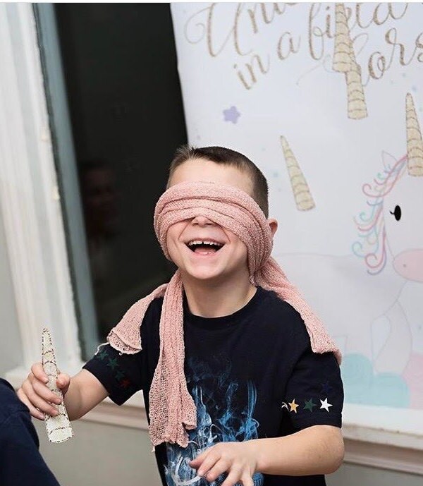 FEPITO Jeu Pin La Corne Sur La Licorne - 24 Cornes + Bandeau | Animation Fête Enfant Anniversaire Licorne