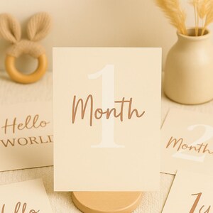 Cartes d'étape neutres pour bébés imprimables | Accessoires photo mensuels neutres en matière de genre | Téléchargement numérique minimaliste pour nouveau-né beige