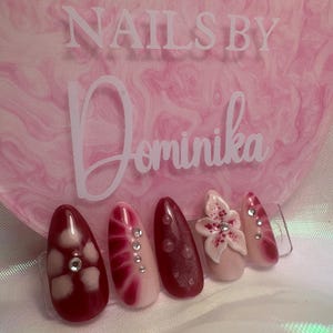 Press on nails, Nails