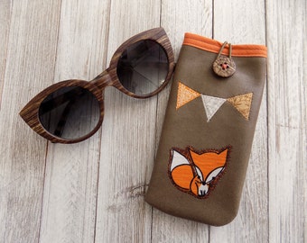 Eyewear case with cute fox design, cute sunglass case, slim glasses case, vegan friendly eyewear case, gift for fox lover