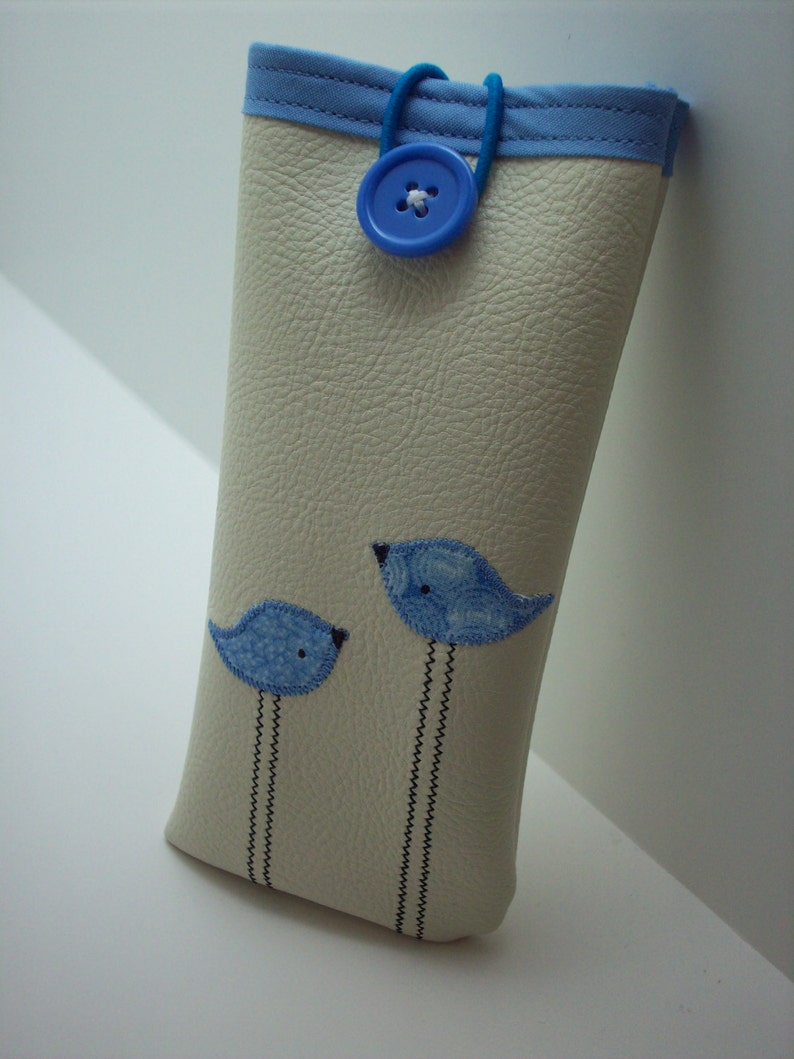 Eyeglass case in cream with blue birds image 5