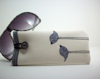 Sunglass eyeglass case in cream with grey birds, vegan friendly glasses sleeve, case for readers