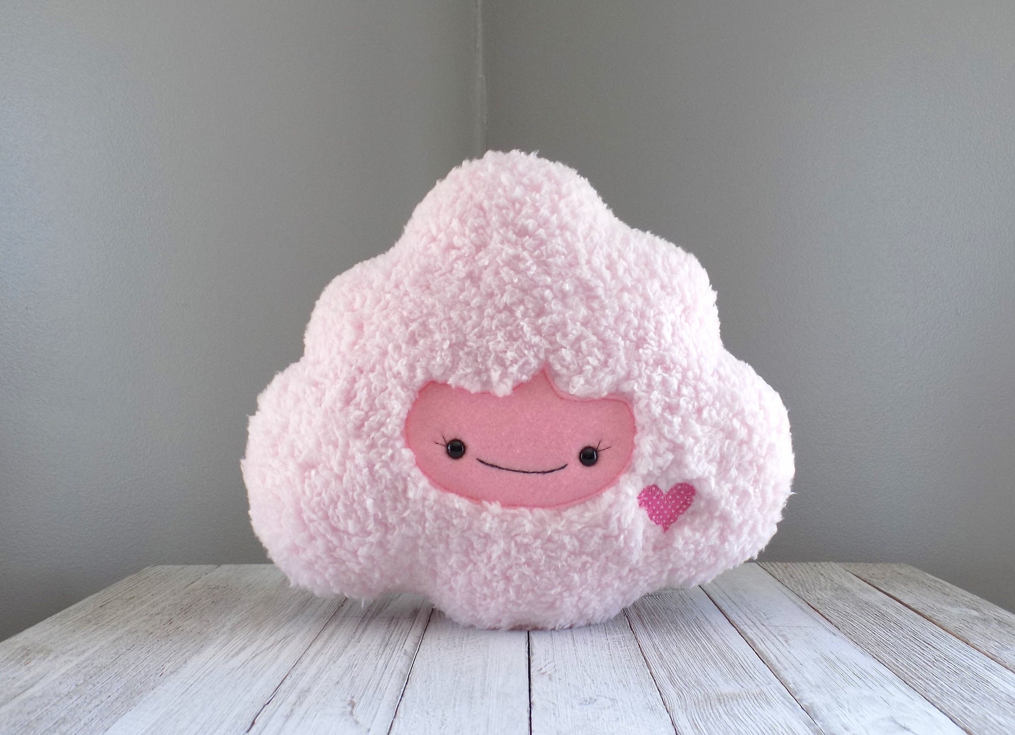Joli animal en peluche nuage rose clair, oreiller nuage kawaii de soutien émotionnel, décoration de chambre d'enfant faite main, squishy en peluche joyeux