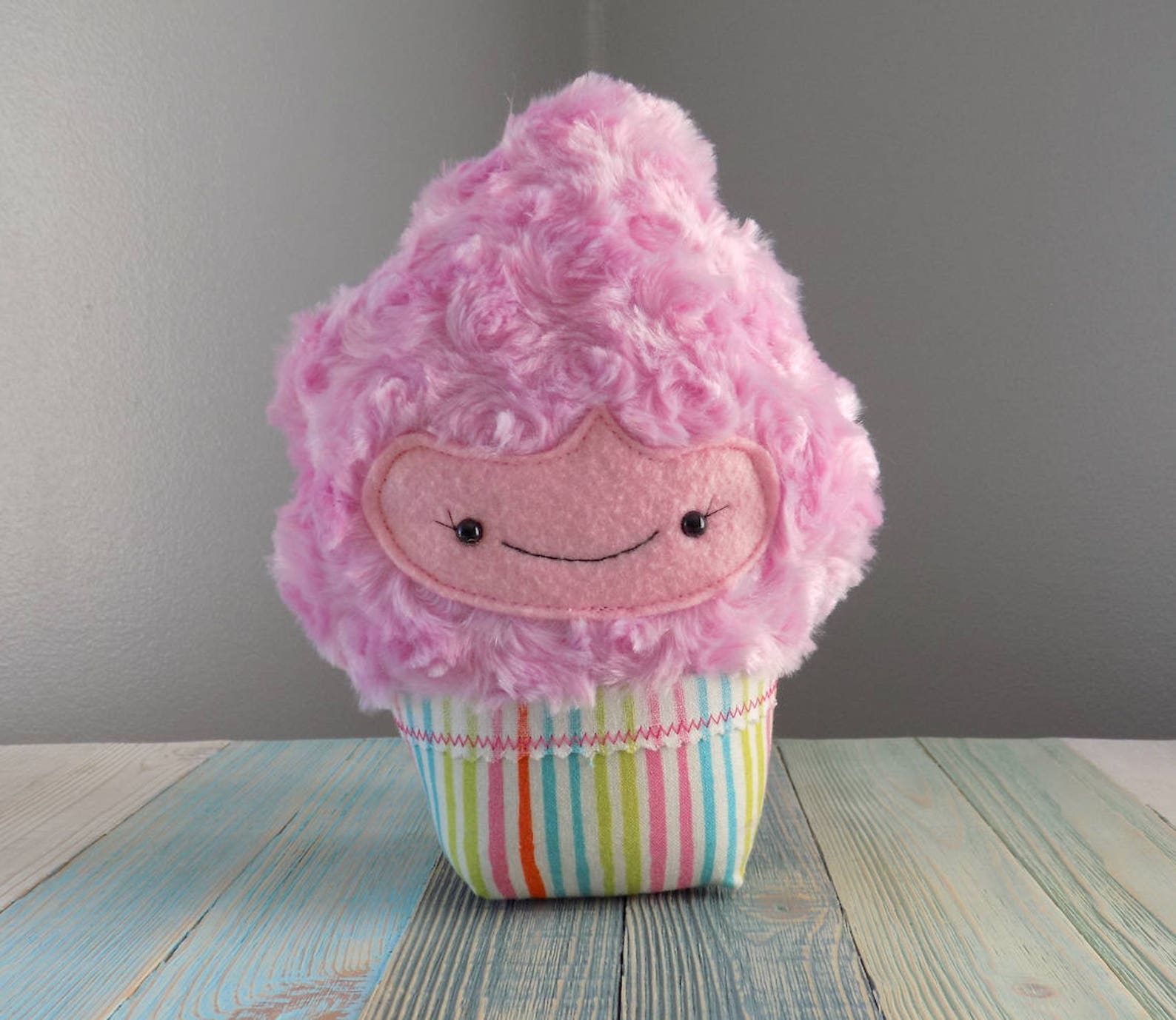 Cupcake plush toy