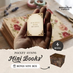 Puede incluir: Un pequeño libro rectangular con el texto "IT IS WELL WITH MY SOUL" en una mano. El libro tiene diseños decorativos en las esquinas. La imagen también muestra una pequeña caja, las palabras "POCKET HYMNS Mini Books" y el texto "4 BOOKS".