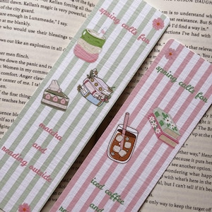 Segnalibro per bevande primaverili - Caffè freddo - Matcha - Accessorio da ragazza appassionata di libri - Atmosfera da lettura all'aperto