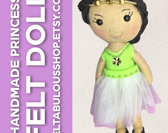 Handgemaakte vilten prinsessenpop – Zachte Waldorf-geïnspireerde knuffel – Aangepaste kinderkamerdecoratie – Uniek kindercadeau