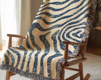 Tiger Stripe Woven Blanket Aesthetic Bedroom Decor Navy Blue Cream Throw Cozy Cotton Sofa Blanket Modern Apartment Birthday Gift 1041