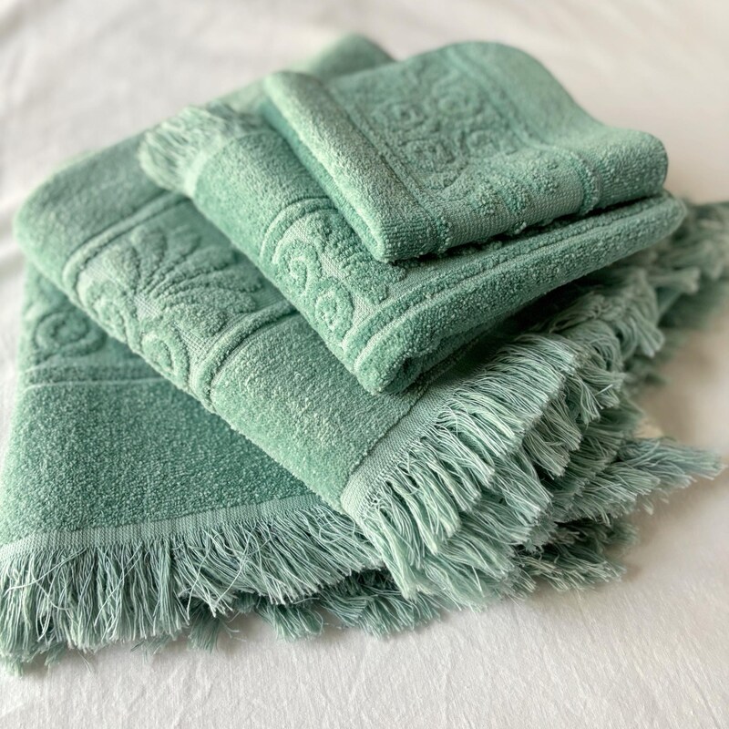 Vintage Bath Towels - Etsy