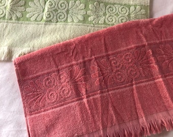 Vintage Cannon Monticello Mint Green Cranberry Pink Green Sculpted Fringed Towel Pair 21"x41"