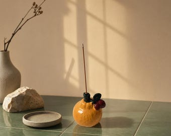 Innerbillion Porta incenso in ceramica agli agrumi – Grazioso oggetto decorativo zen per la scrivania e bruciatore di incenso alla frutta