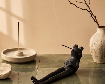 Relaxed Frog Incense Holder – Funny Zen Desk Decor
