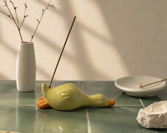 Porta incenso a forma di anatra in ceramica, grazioso accessorio per scrivania in stile zen e bruciatore di incenso kawaii.